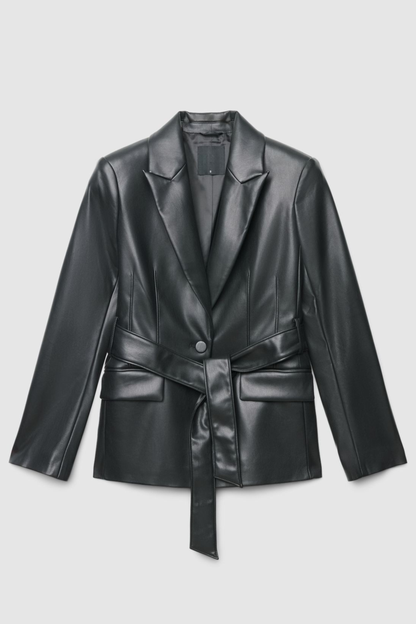 Blazer efecto cuero con cinturón
