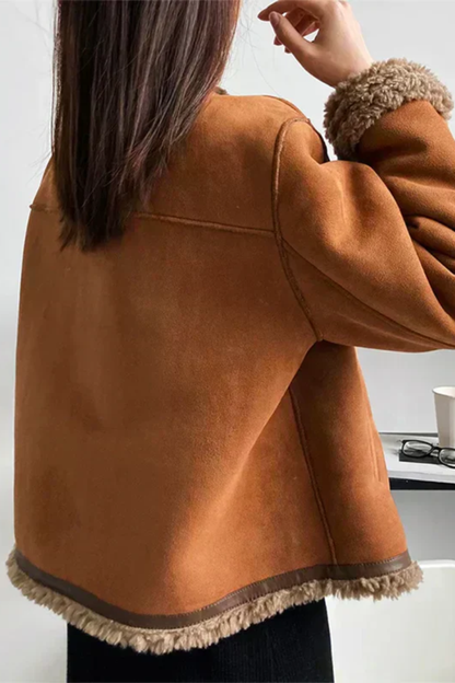 Chaqueta marrón con cuello de pelo