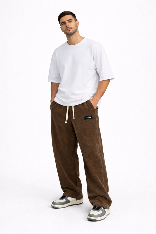 Pantalón de pana con cordón y bolsillos