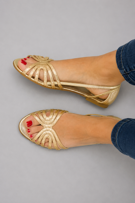 Sandalias con punta abierta y  brillo metálico
