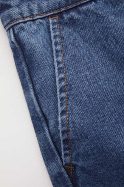 Mono vaquero de pierna ancha con cuello en V